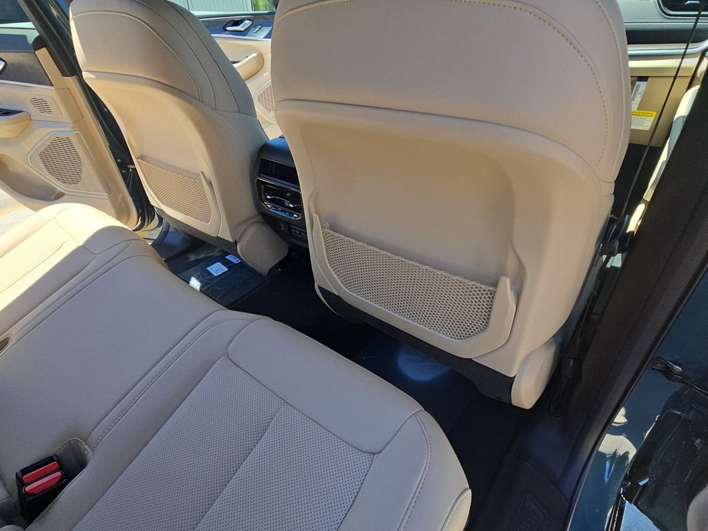 New 2026 Jeep Grand Cherokee Limited w/ Luxury Tech Group II AWD/4WD image 12