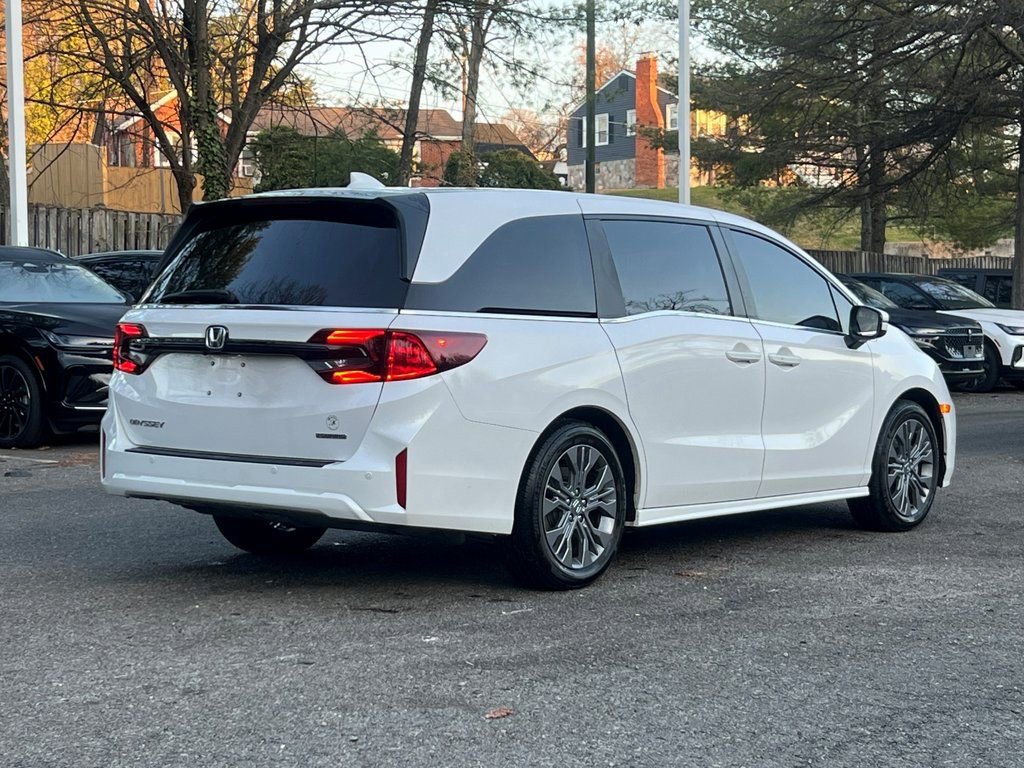 Used 2026 Honda Odyssey Touring image 6