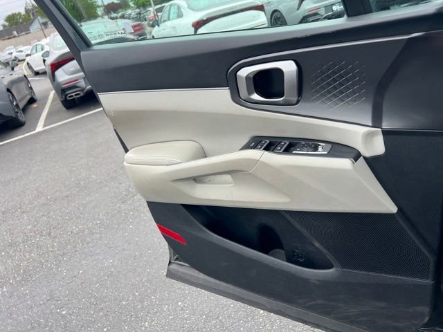 Certified 2022 Kia Sorento S FWD image 19