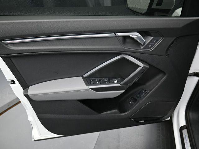 Used 2022 Audi Q3 2.0T Premium Plus w/ Premium Plus Package image 11