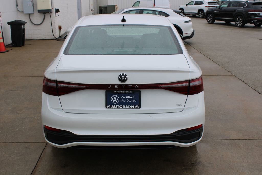 Certified 2025 Volkswagen Jetta SE w/ Black Wheel Package FWD image 5