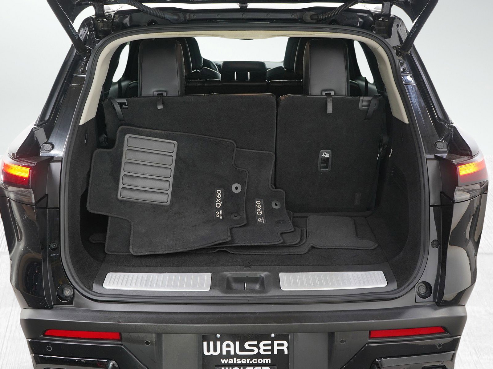 Used 2023 INFINITI QX60 Luxe image 9