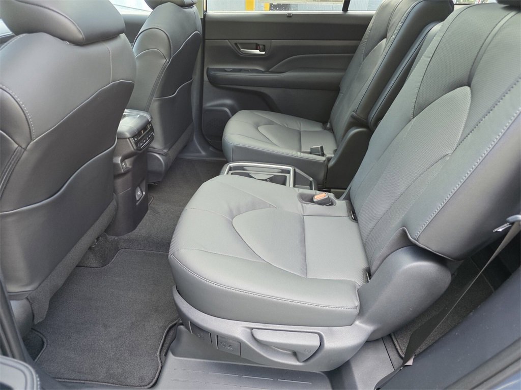 New 2026 Toyota Grand Highlander Limited image 23