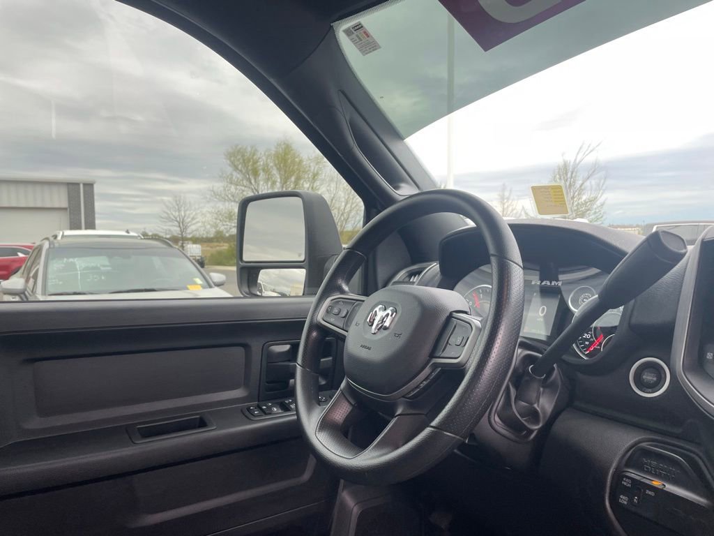 Used 2024 RAM 2500 Tradesman w/ Chrome Appearance Group image 30
