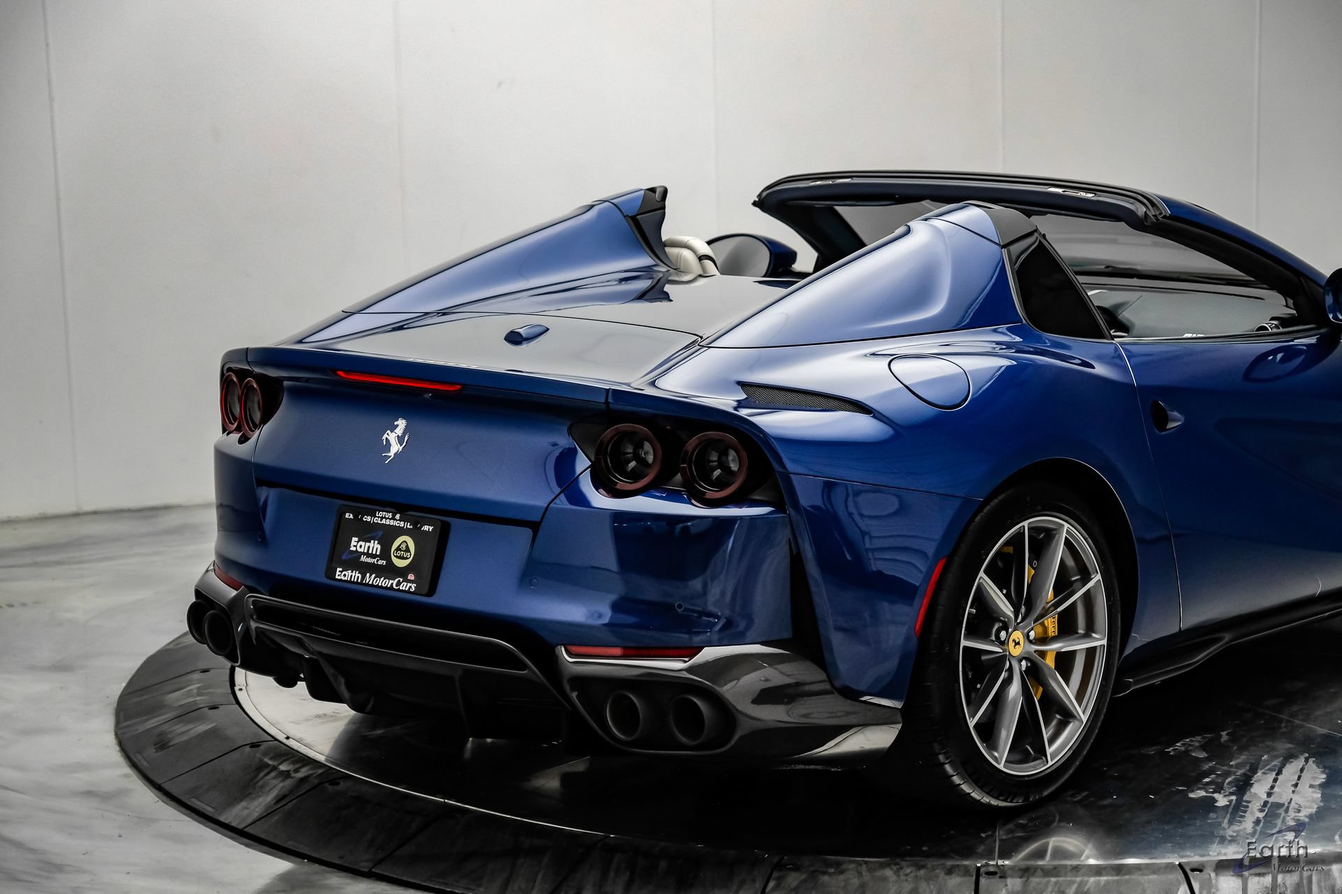 Used 2022 Ferrari 812 GTS RWD image 24