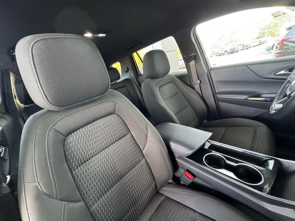 Used 2025 Chevrolet Equinox LT image 18