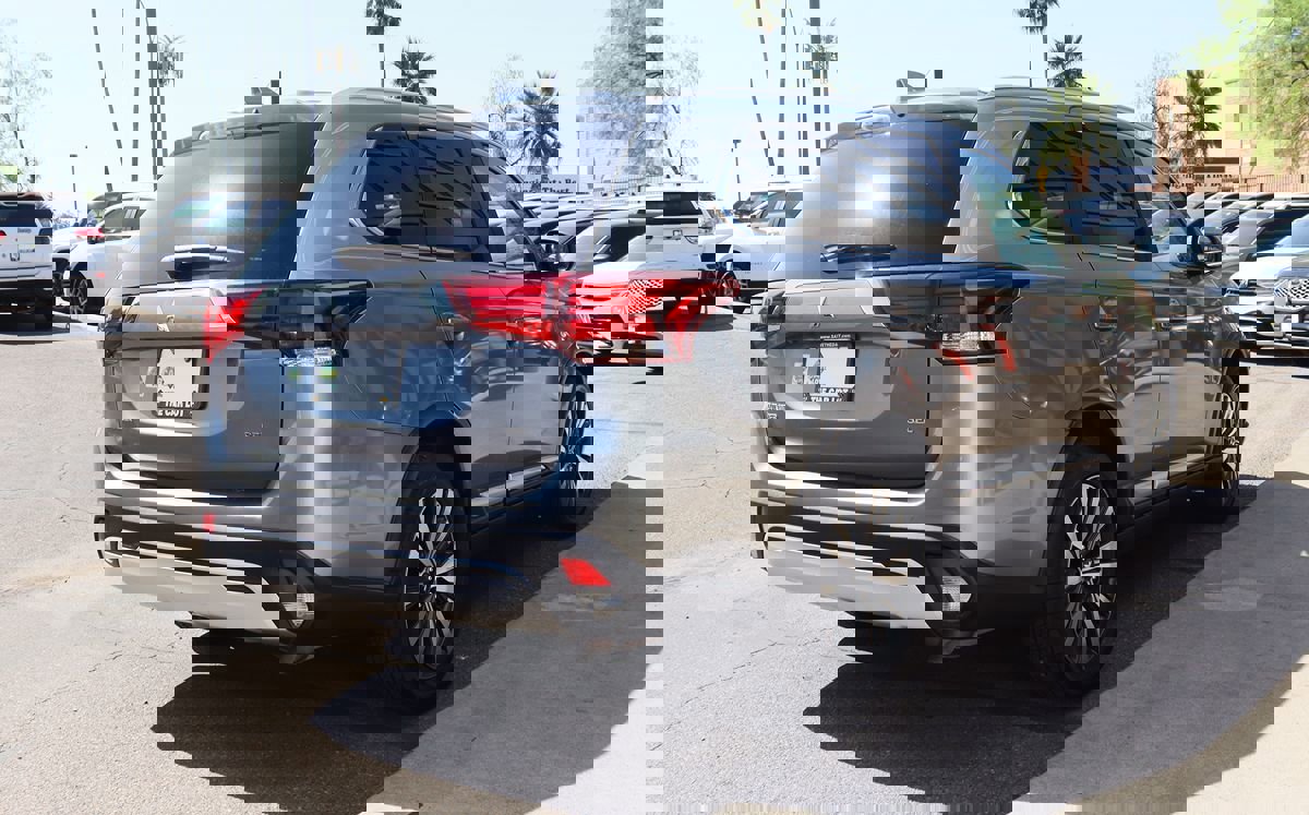 Used 2020 Mitsubishi Outlander SE image 13