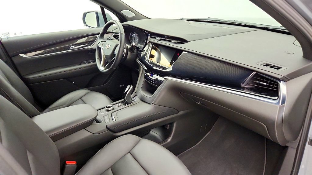 Used 2024 Cadillac XT6 Sport w/ Technology Package AWD/4WD image 26