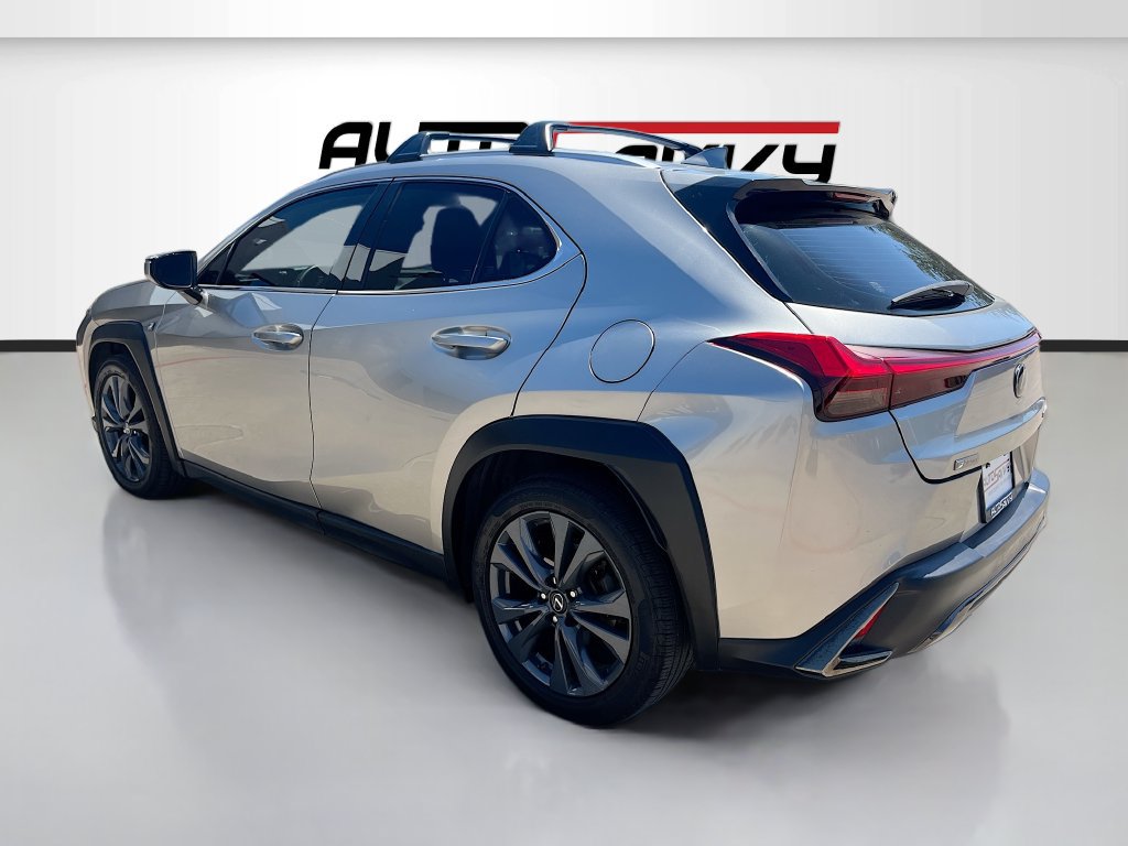 Used 2019 Lexus UX 200 F Sport w/ F Sport Premium Package FWD image 5