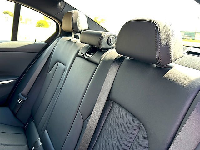 New 2026 BMW 330i Sedan w/ Premium Package RWD image 48
