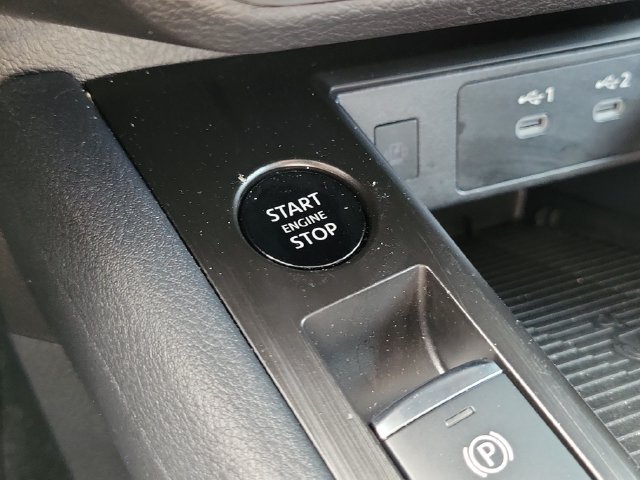 Certified 2025 Nissan Kicks SV FWD image 29