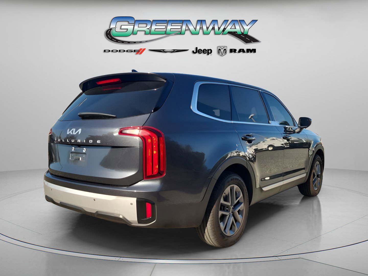 Used 2024 Kia Telluride LX image 3