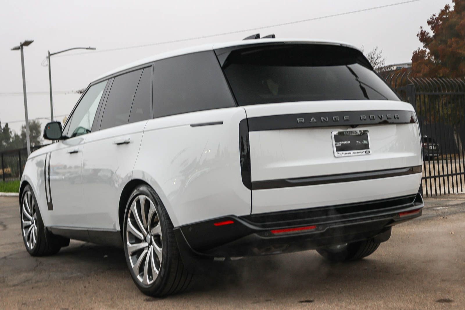 New 2025 Land Rover Range Rover SE image 7