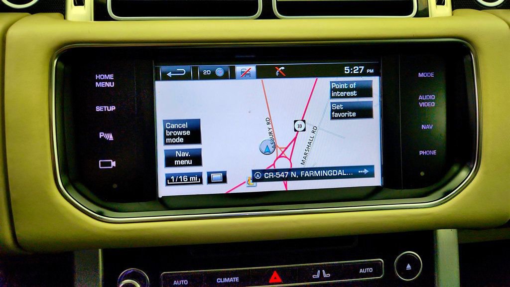 Used 2016 Land Rover Range Rover HSE image 21