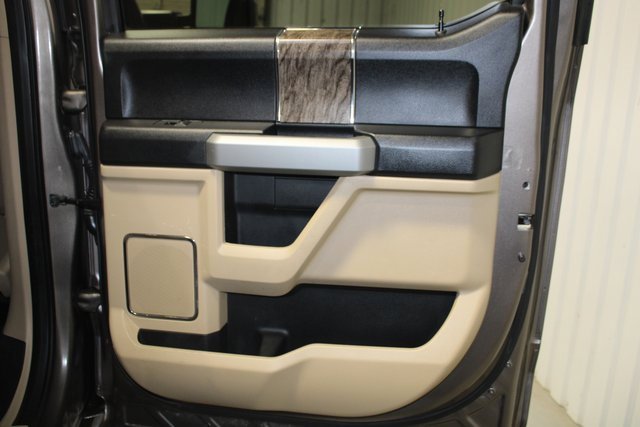 Used 2019 Ford F250 Lariat w/ Chrome Package image 25