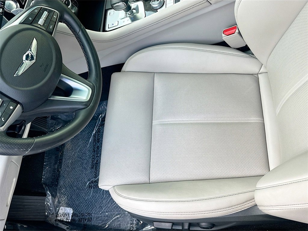 Used 2023 Genesis G70 2.0T image 18
