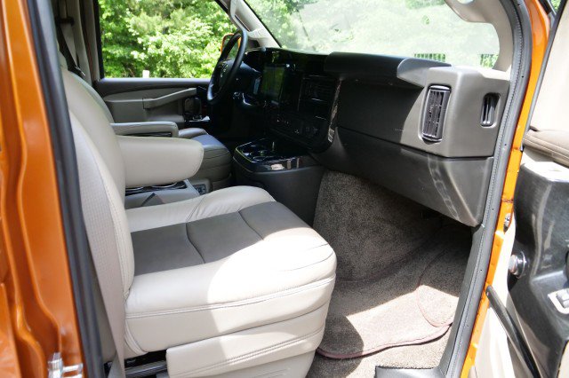 Used 2025 GMC Savana 2500 Extended w/ Driver Convenience Package RWD image 41