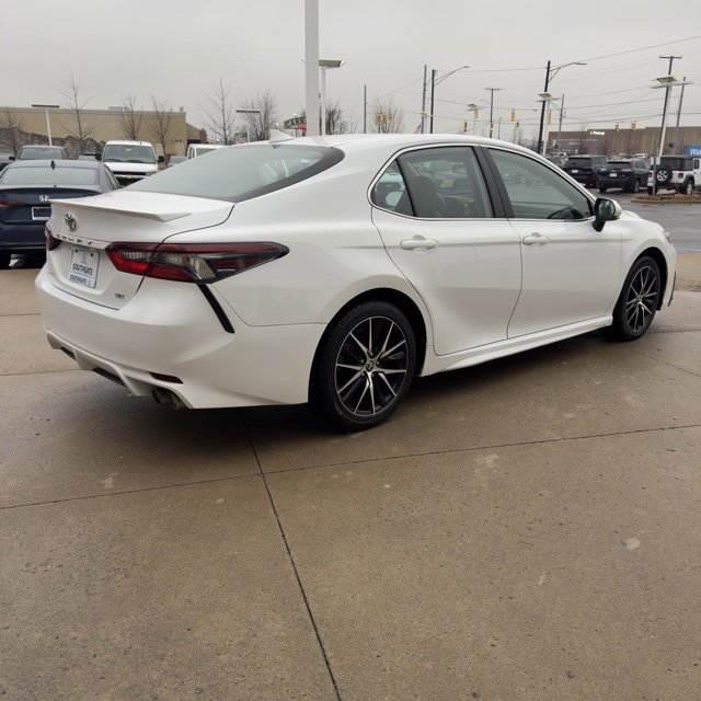 Used 2024 Toyota Camry SE image 27