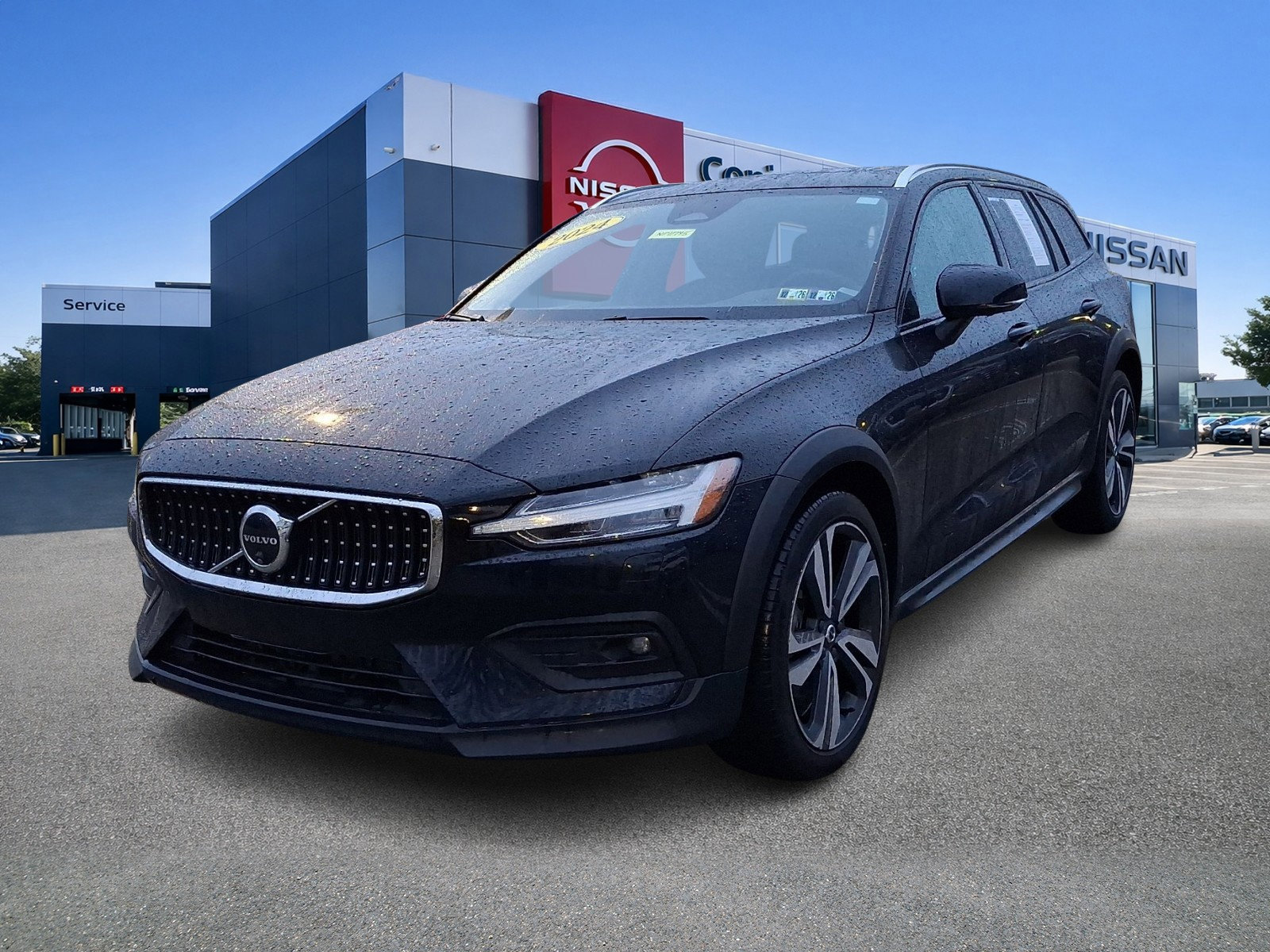 Used 2024 Volvo V60 B5 Cross Country Plus w/ Protection Package Premier AWD/4WD image 3