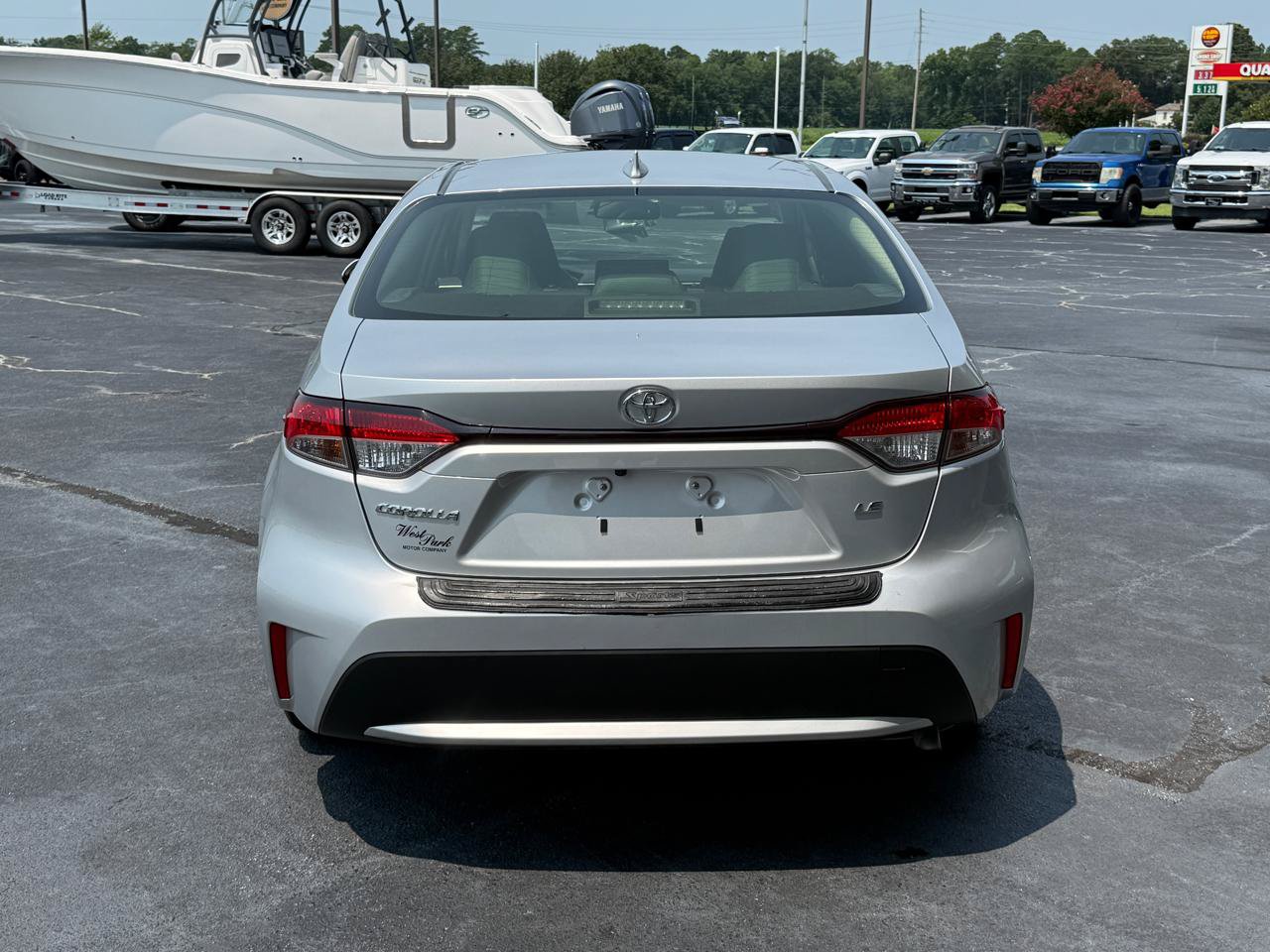 Used 2022 Toyota Corolla LE FWD image 4