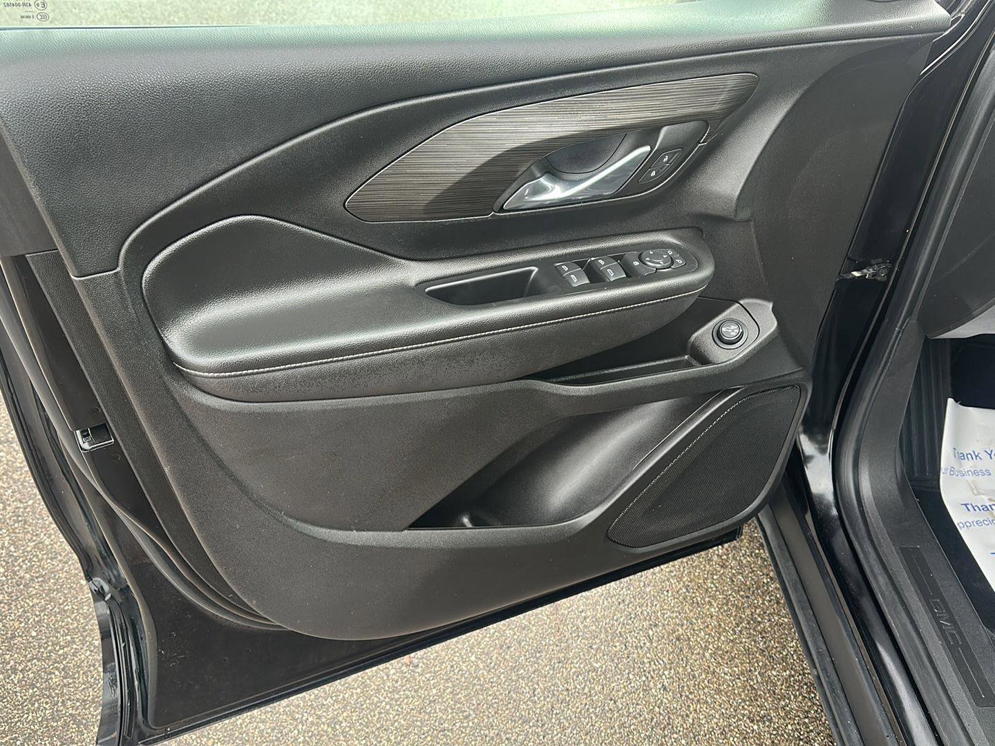 Used 2024 GMC Terrain SLE w/ Driver Convenience Package image 21