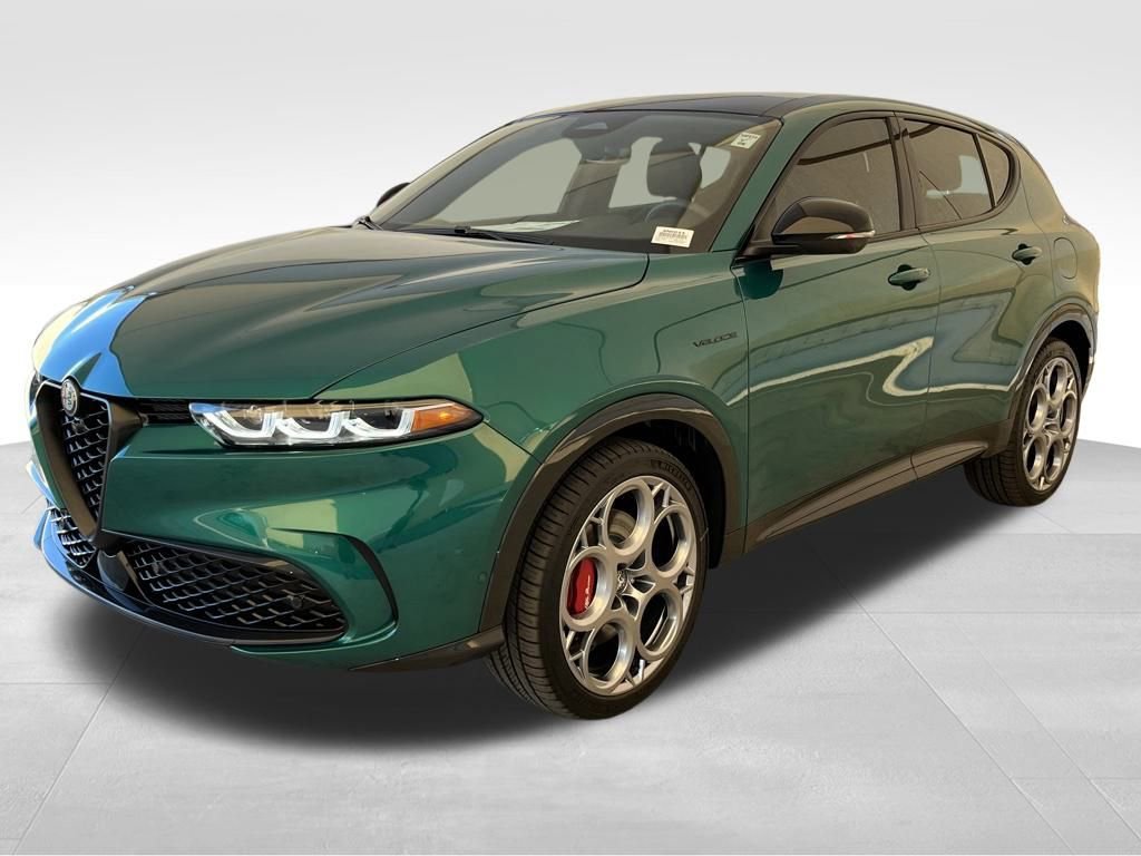 New 2024 Alfa Romeo Tonale Veloce image 11