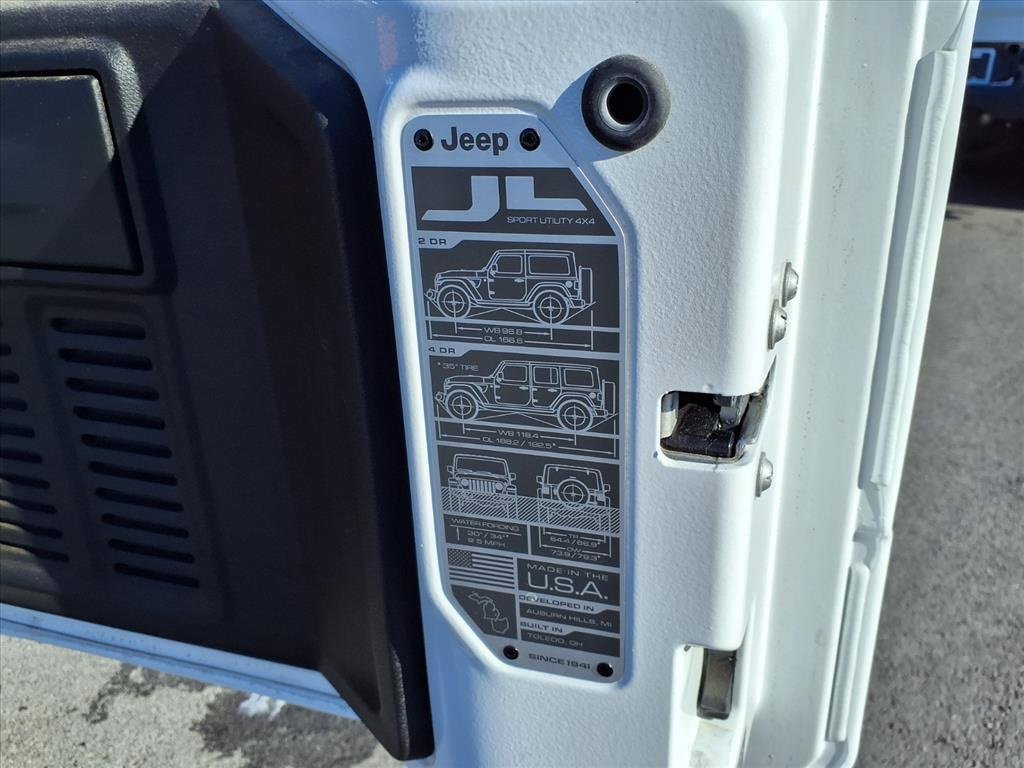 Used 2024 Jeep Wrangler Willys image 34