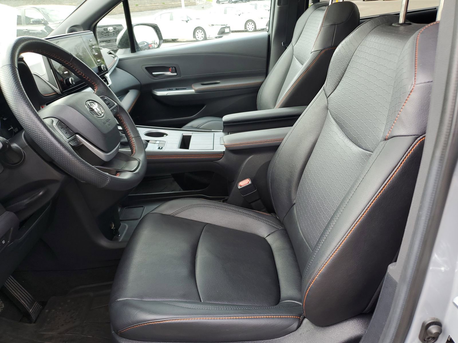 Used 2024 Toyota Sienna XSE image 18