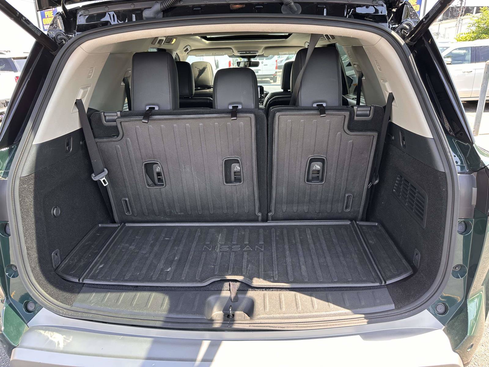 Used 2023 Nissan Pathfinder Platinum AWD/4WD image 8