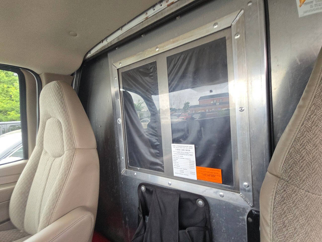 Used 2009 Chevrolet Express 3500 RWD image 39