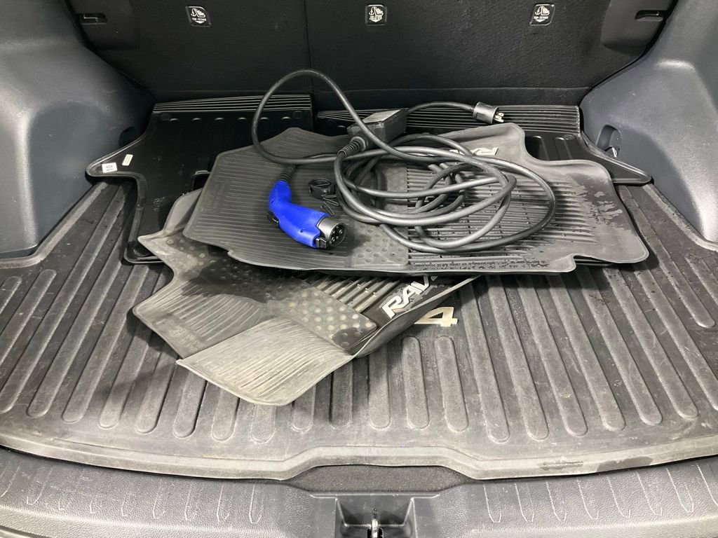 Used 2023 Toyota RAV4 SE image 26