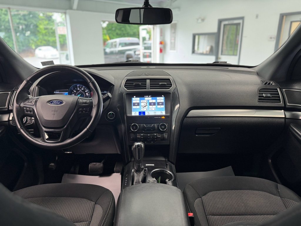 Used 2019 Ford Explorer XLT w/ Equipment Group 201A AWD/4WD image 24