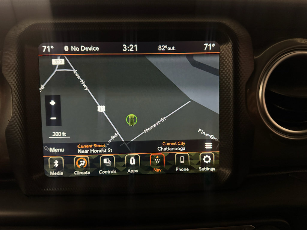 Used 2022 Jeep Wrangler Unlimited Sahara AWD/4WD image 27