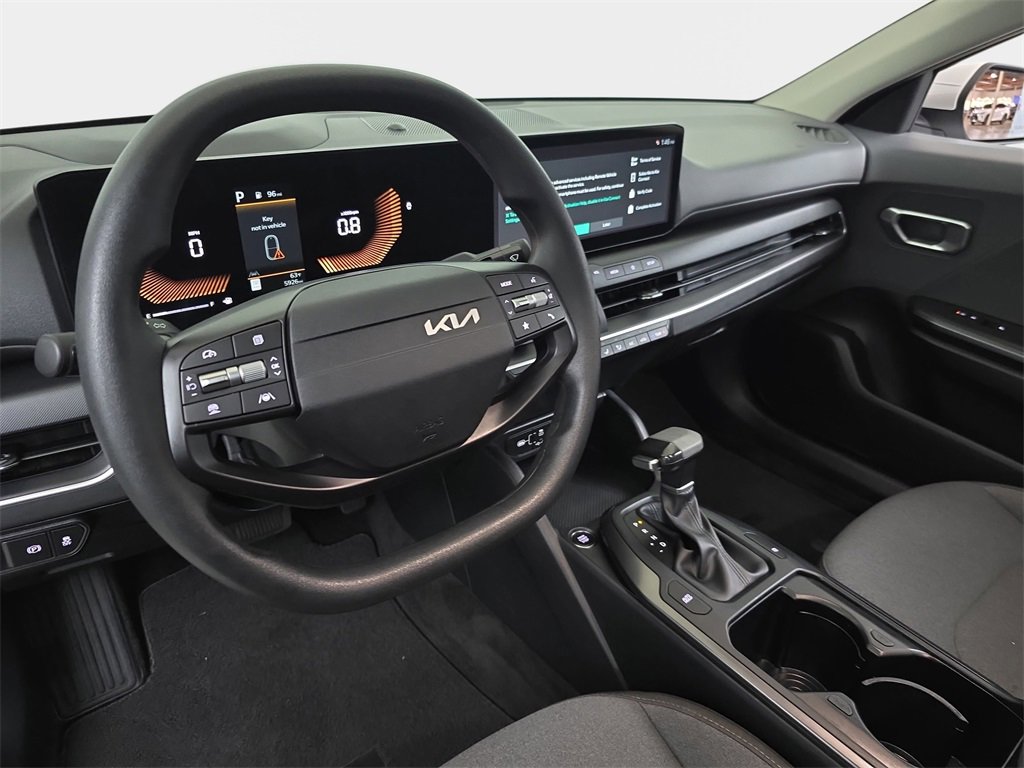Used 2025 Kia K4 LX image 18