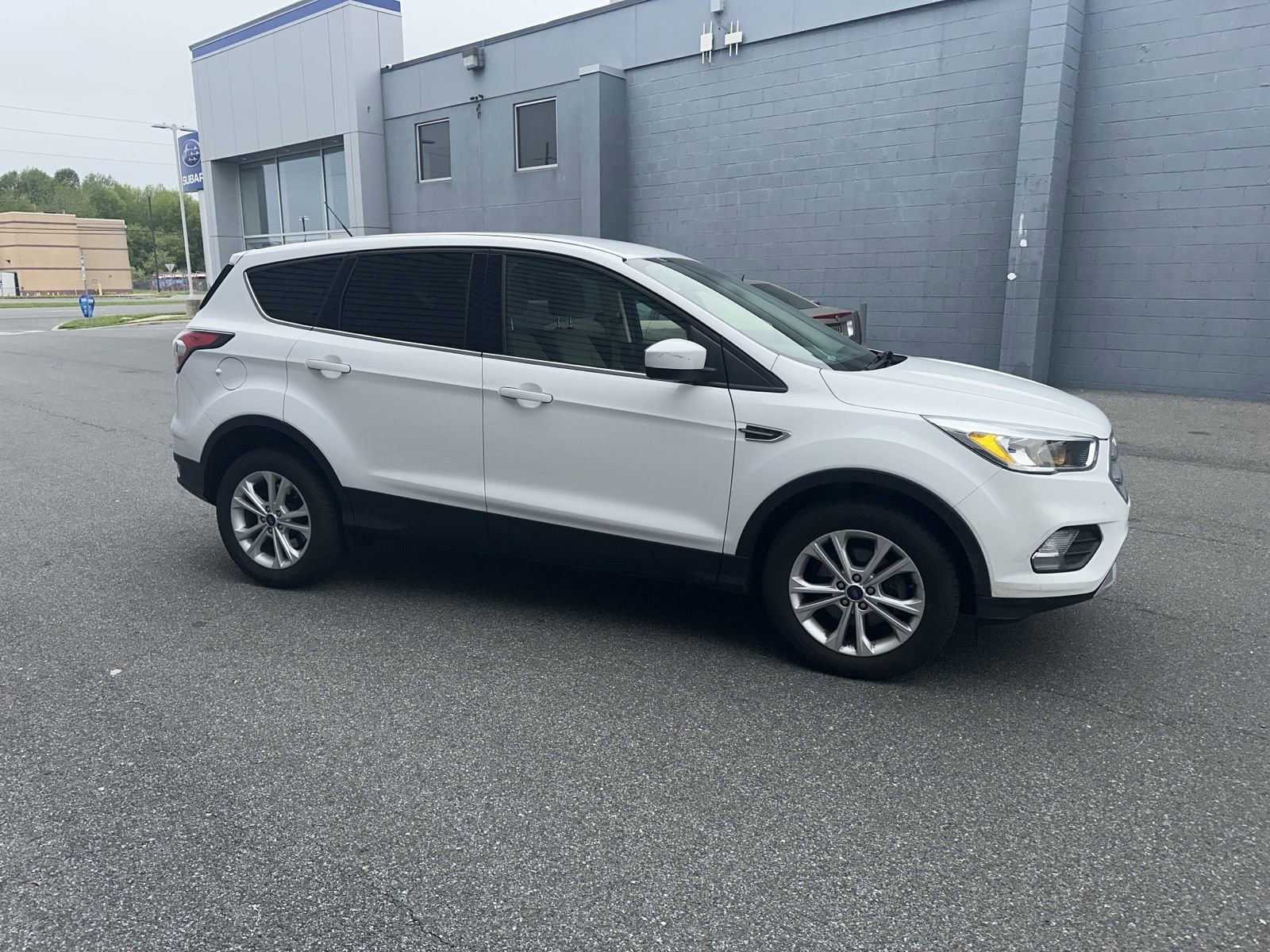 Used 2017 Ford Escape SE image 7