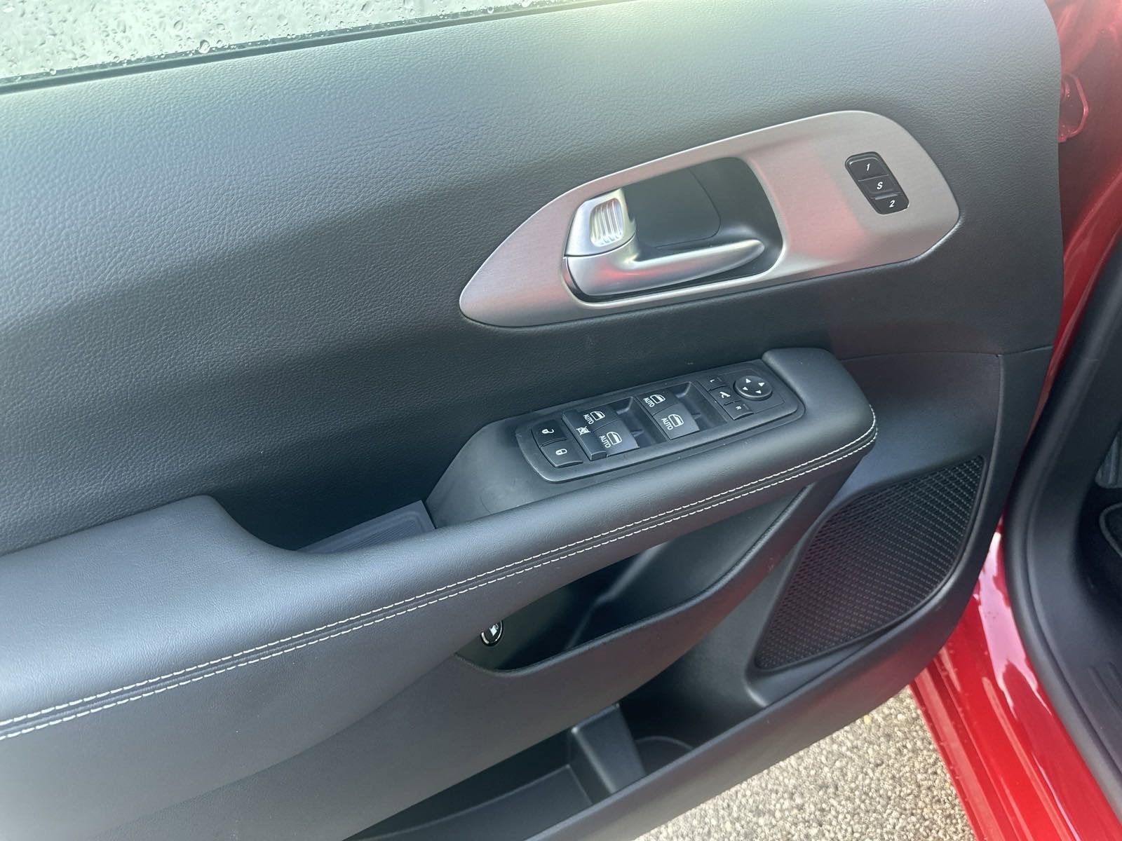 New 2024 Chrysler Pacifica Premium FWD image 14