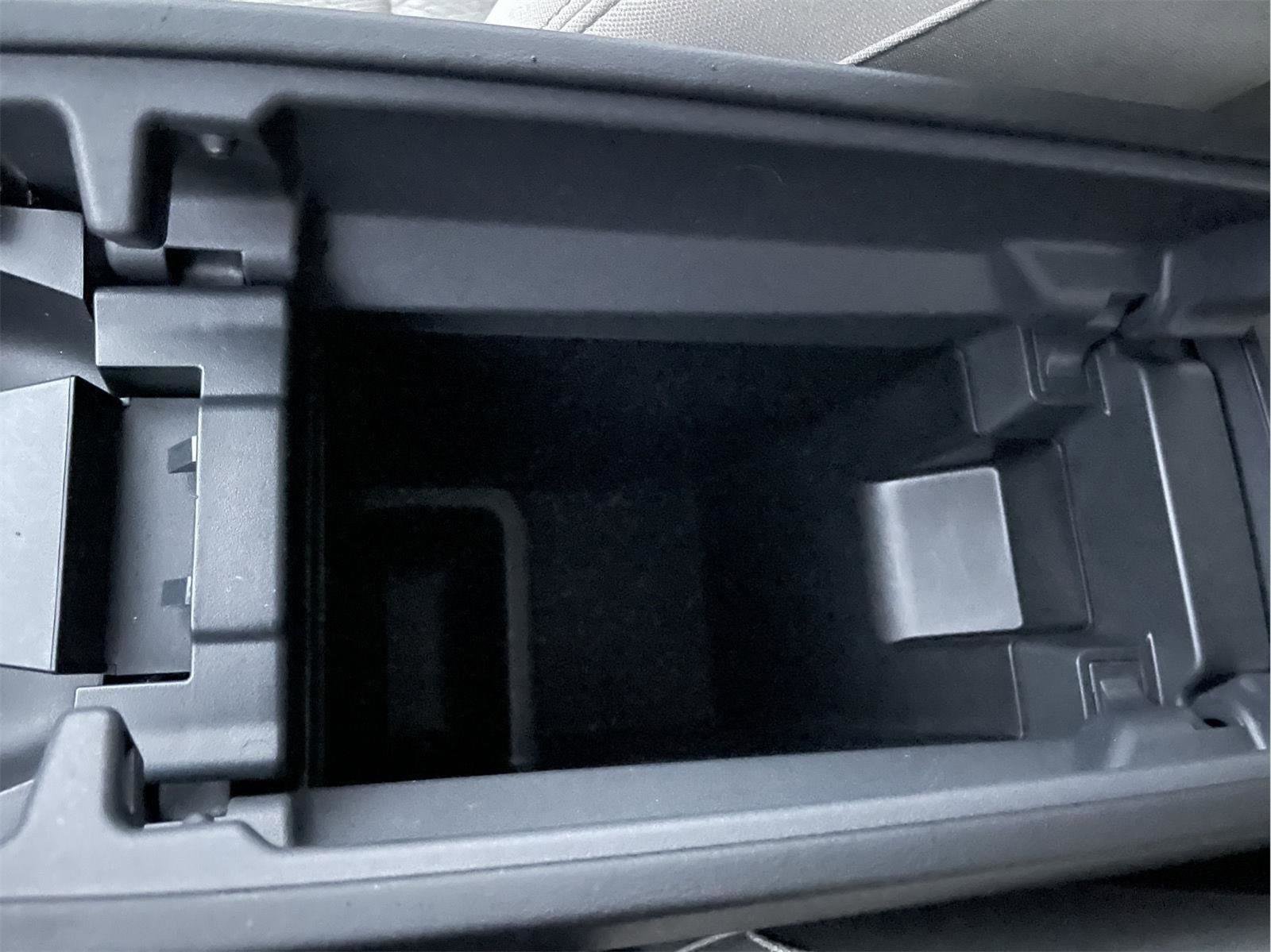 Used 2025 Nissan Rogue SV image 32