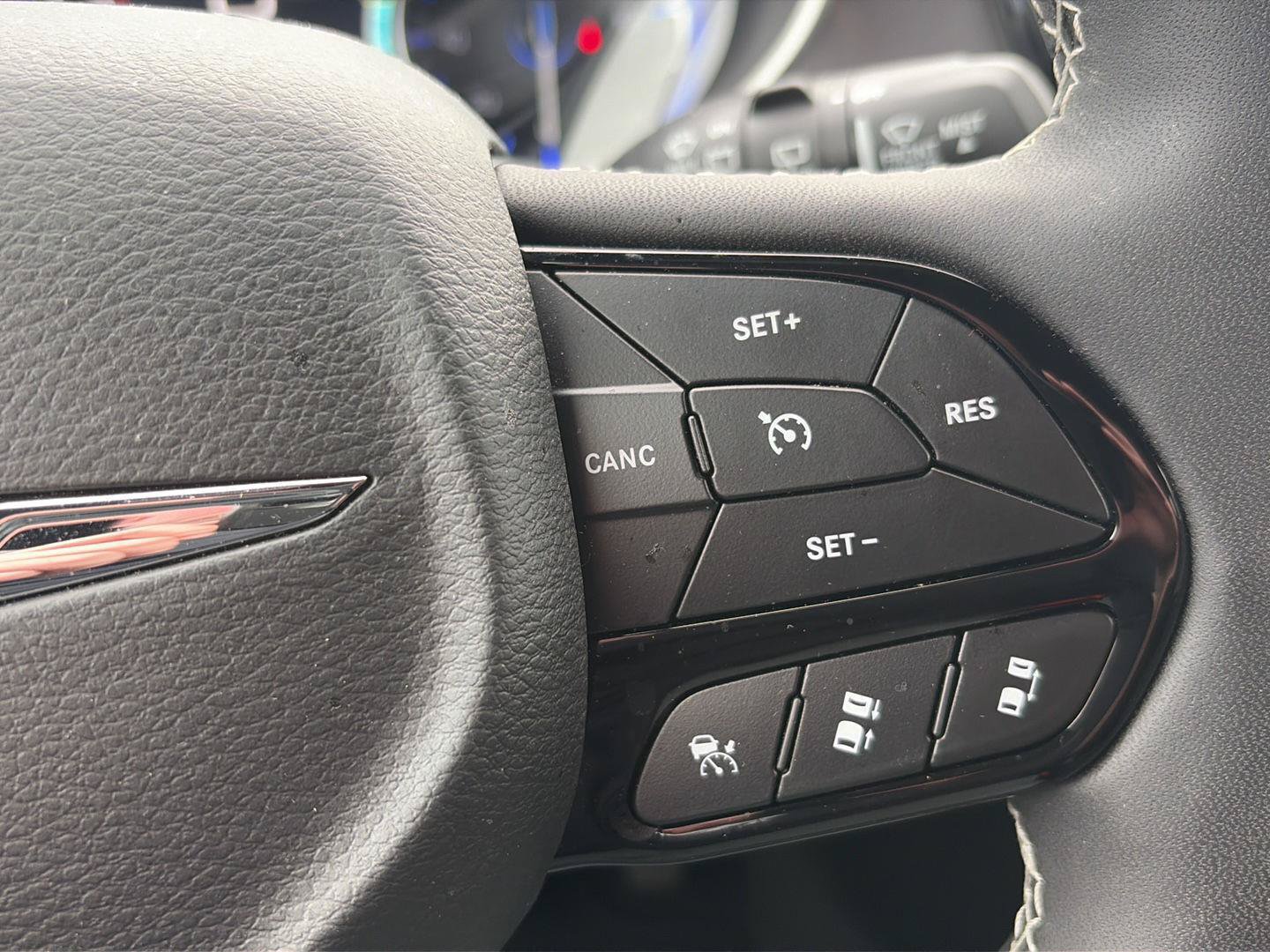 Used 2026 Chrysler Pacifica Select w/ S Appearance Package AWD/4WD image 16