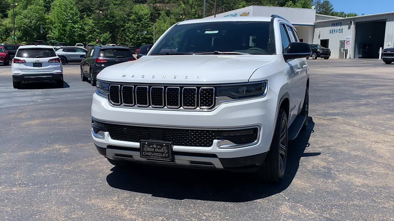 Used 2024 Jeep Wagoneer Series II AWD/4WD image 8