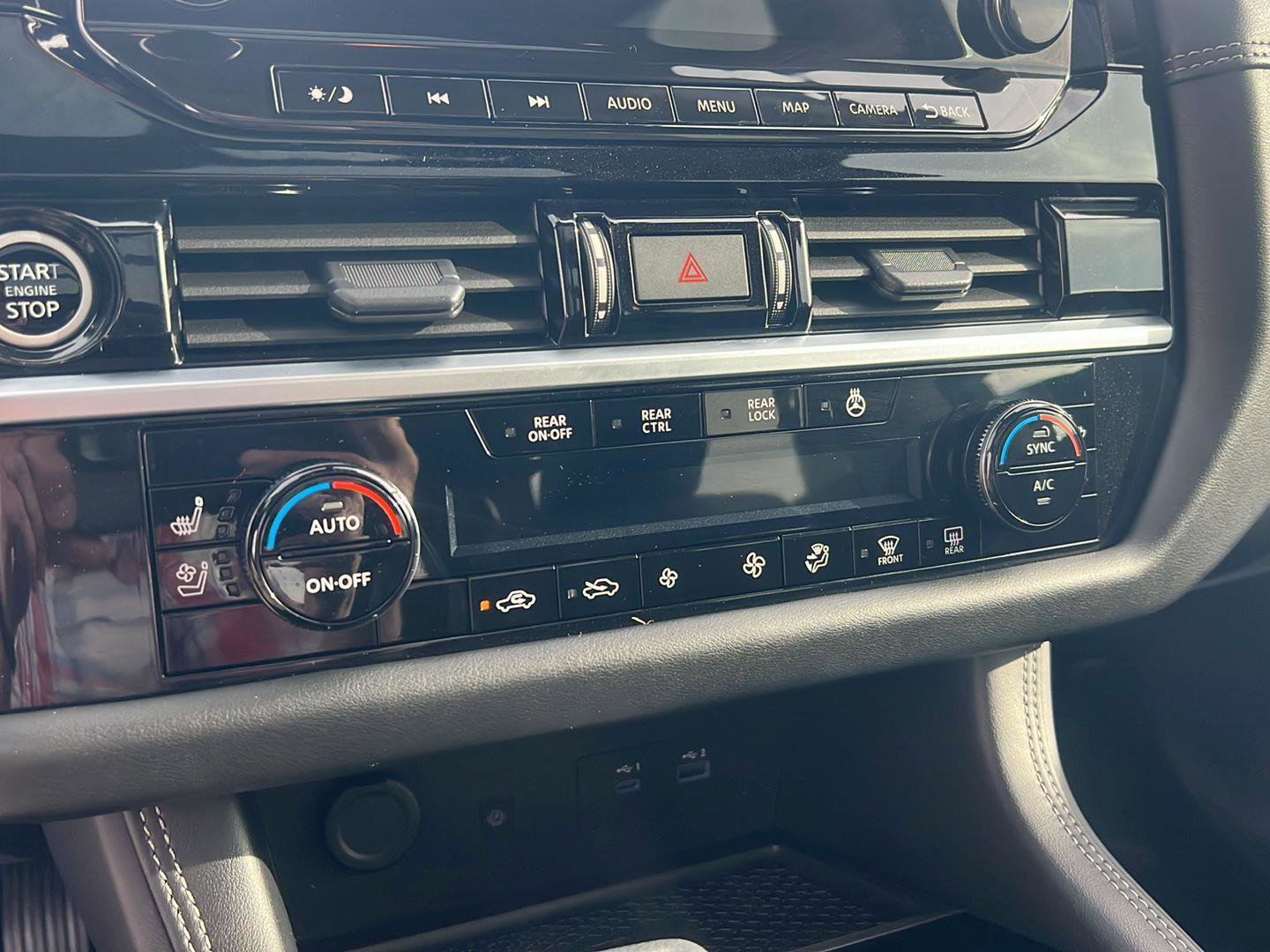 Used 2023 Nissan Pathfinder Platinum image 29