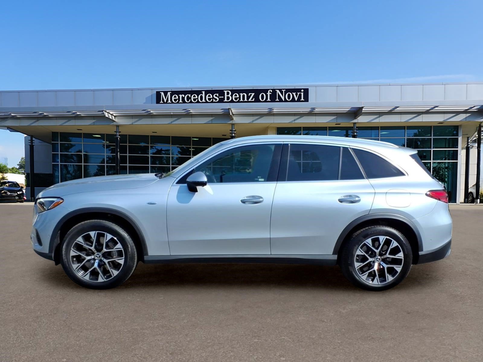 Certified 2025 Mercedes-Benz GLC 350e 4MATIC image 2