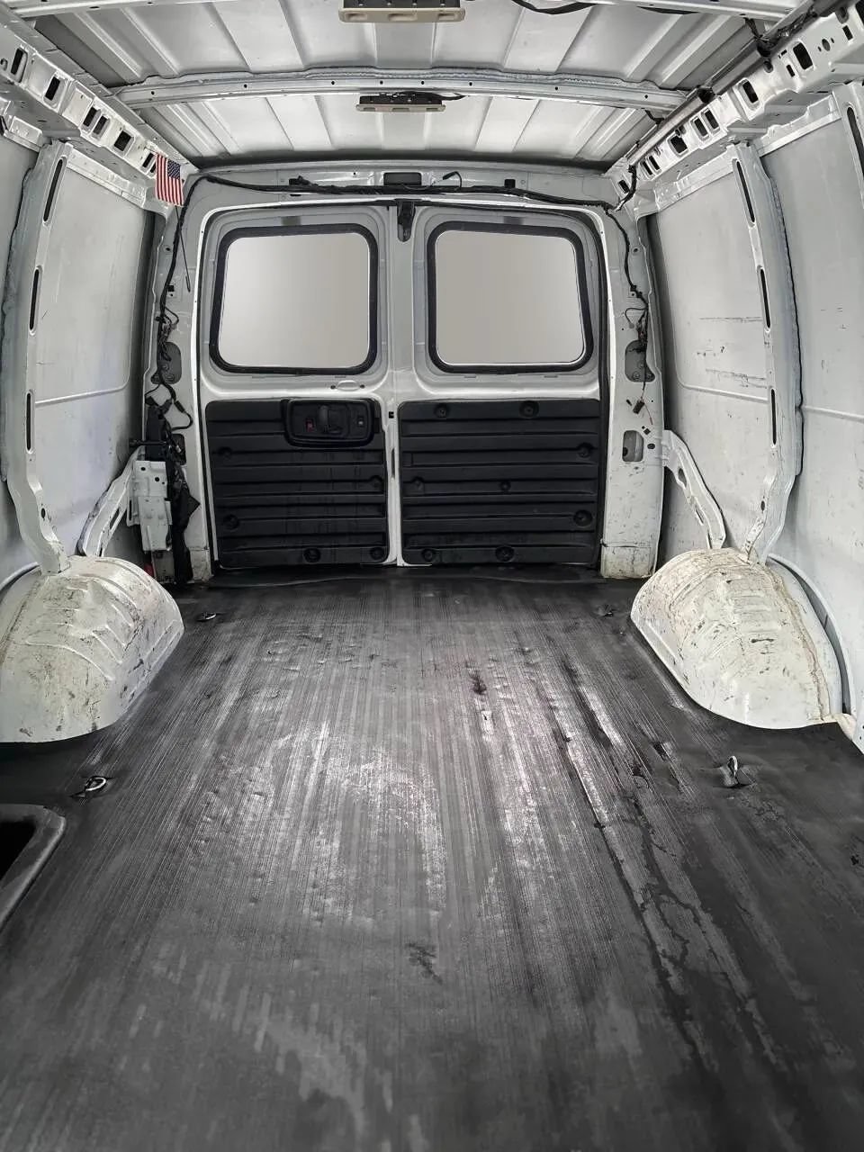 Used 2021 Chevrolet Express 2500 w/ Driver Convenience Package RWD image 12