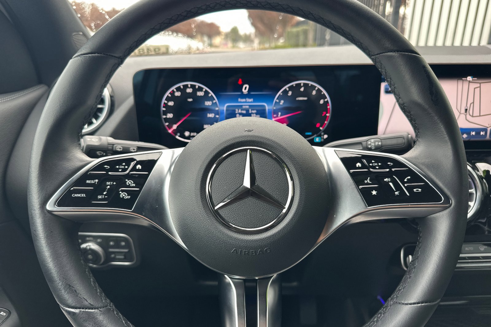 Certified 2025 Mercedes-Benz GLA 250 White image 24