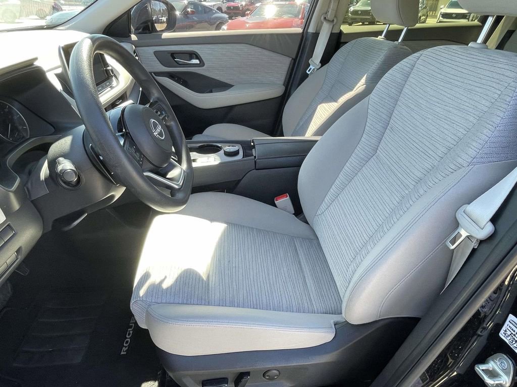 Used 2023 Nissan Rogue SV image 13