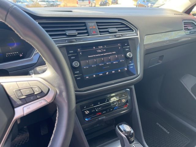 Used 2023 Volkswagen Tiguan SE w/ Panoramic Sunroof Package image 23