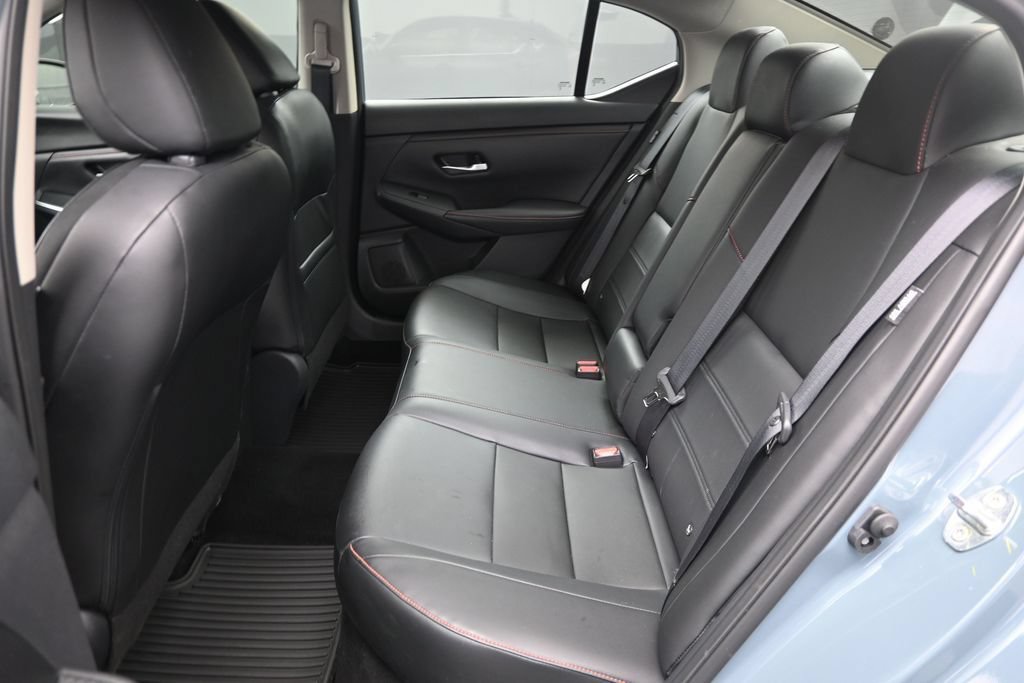 Used 2025 Nissan Sentra SR w/ SR Premium Package FWD image 17