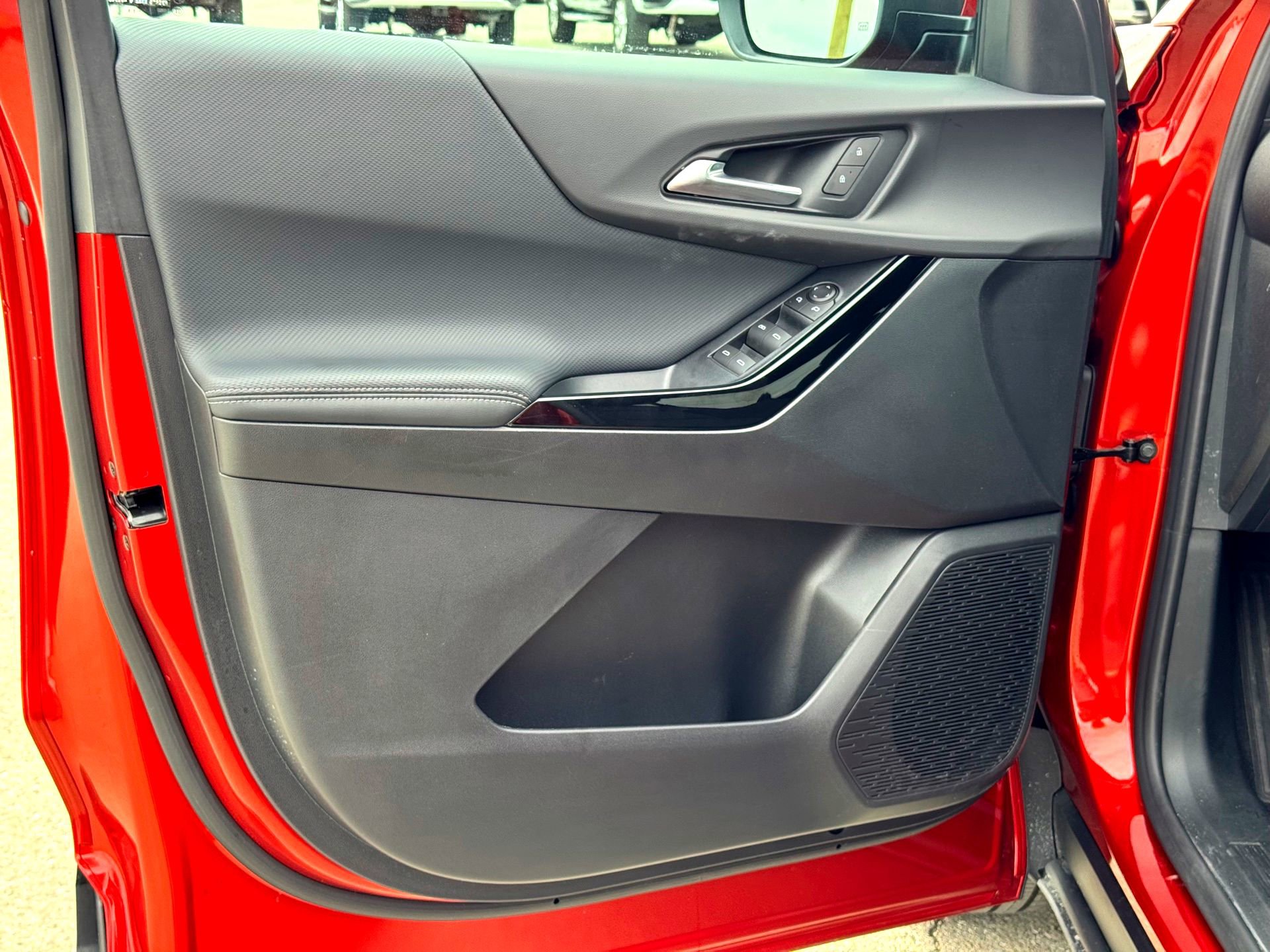 Used 2026 Chevrolet Equinox LT image 17