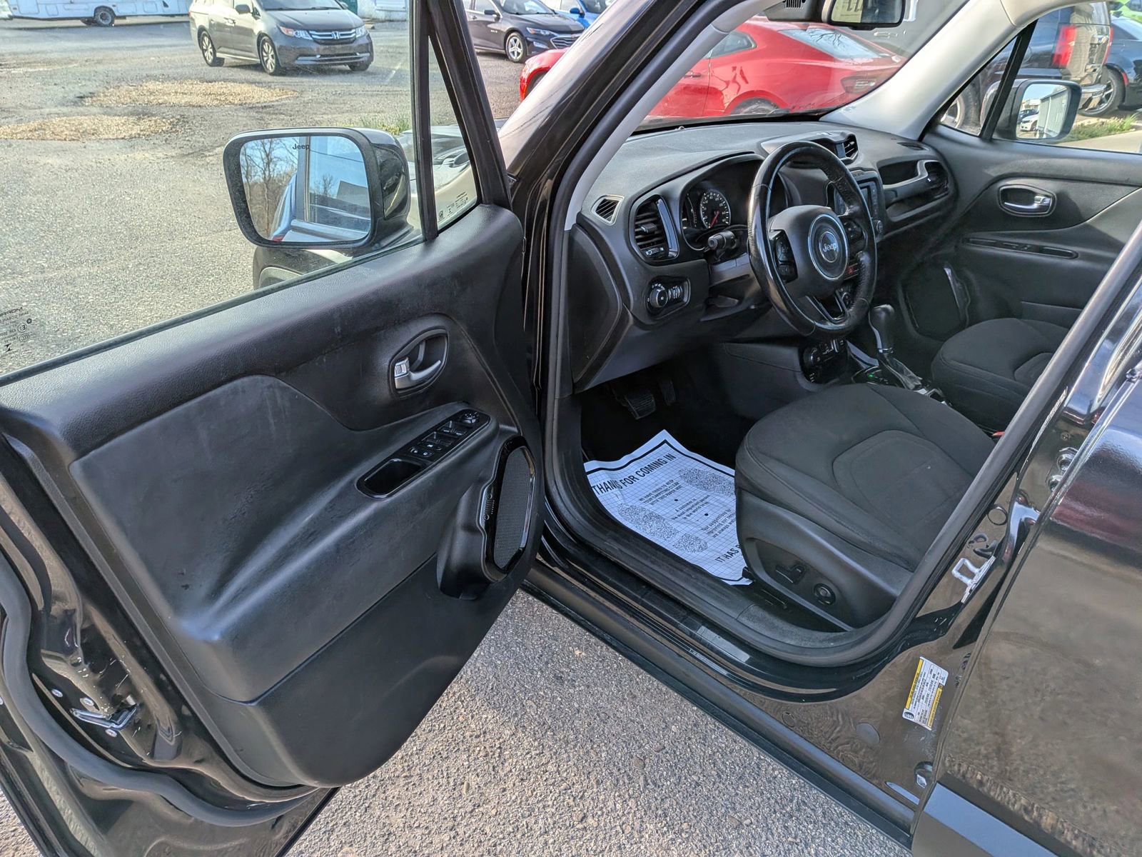 Used 2016 Jeep Renegade Latitude image 22