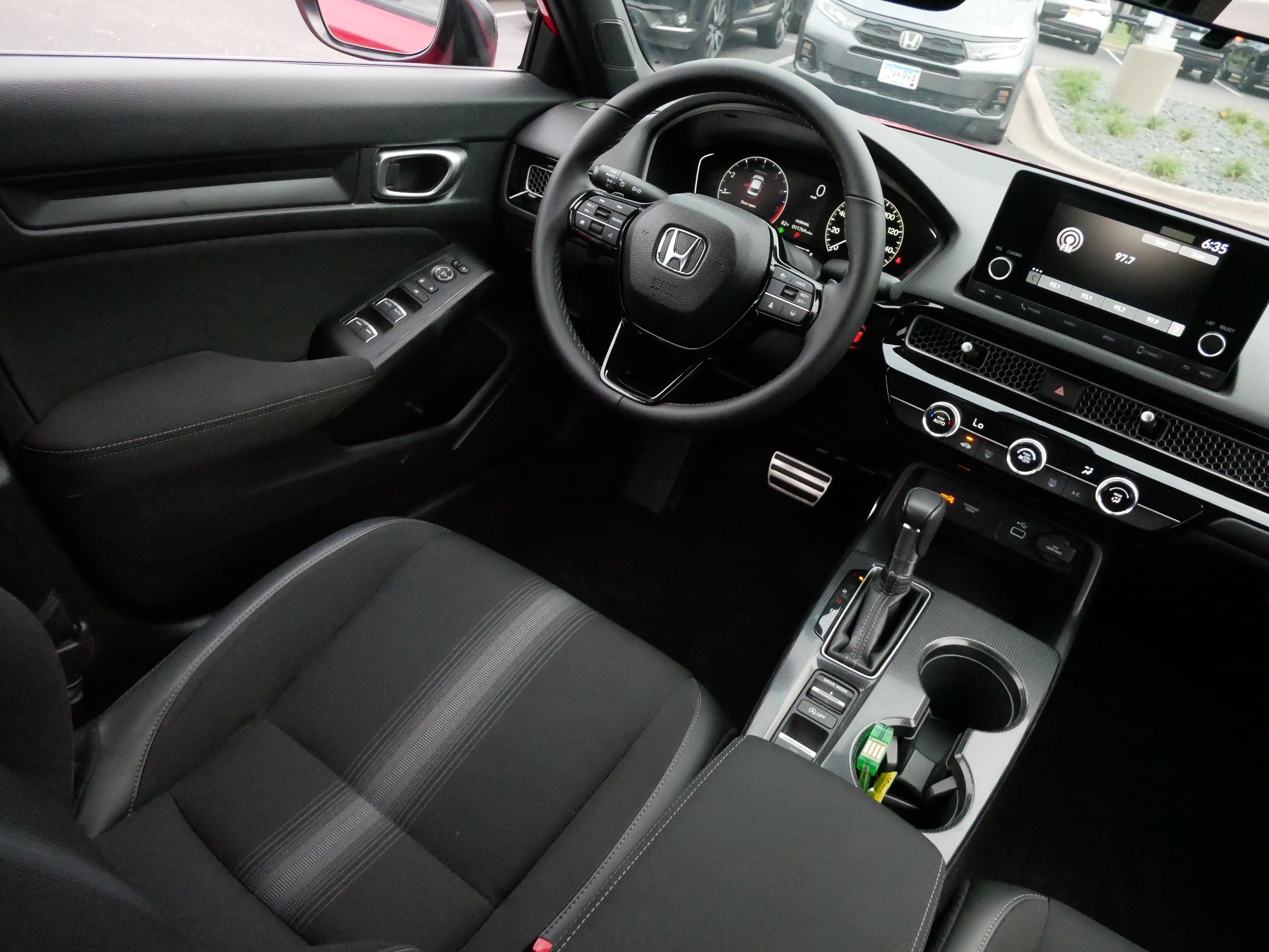Used 2023 Honda Civic Sport image 9