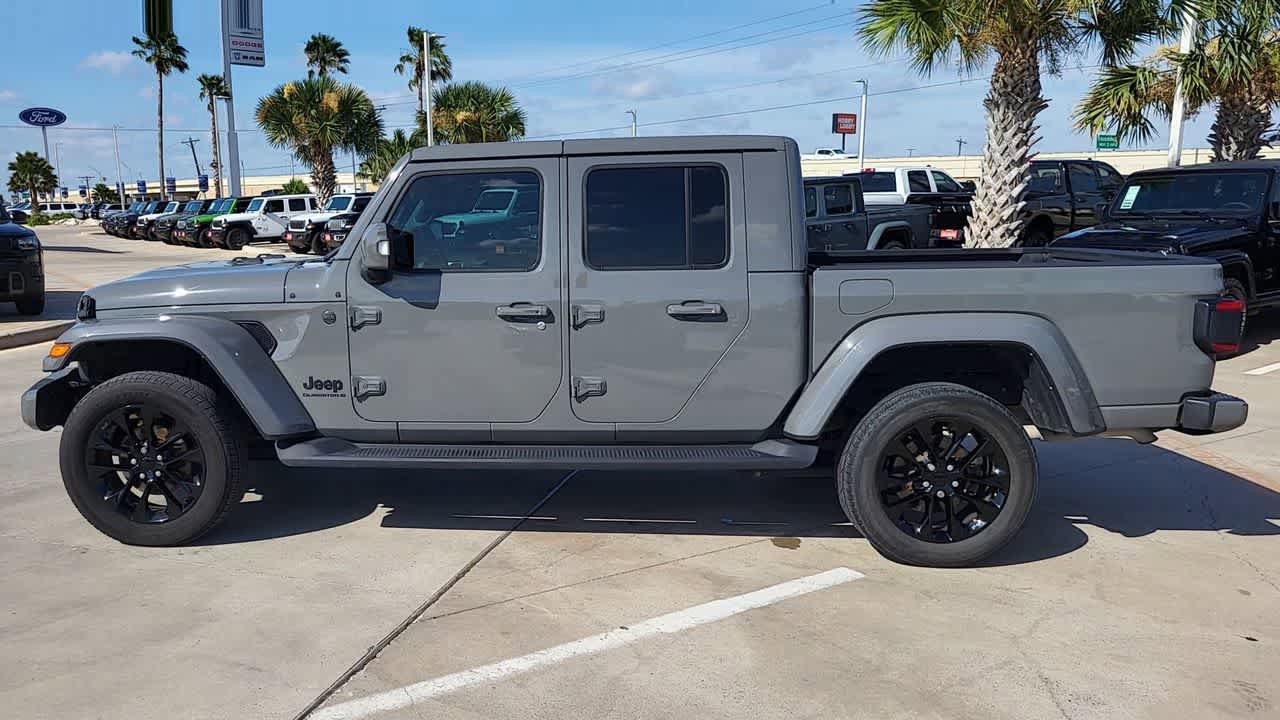 Used 2023 Jeep Gladiator Overland AWD/4WD image 5
